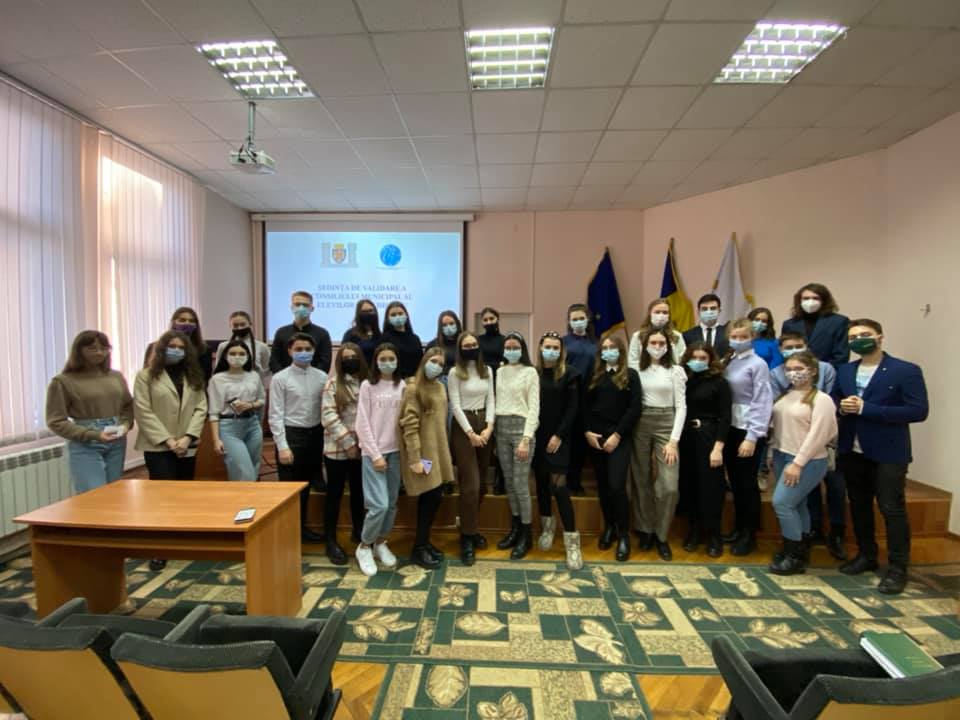 Tinerii conselieri din LT ,,M. Eminescu’’ în Consiliului Municipal al Elevilor din Chișinău